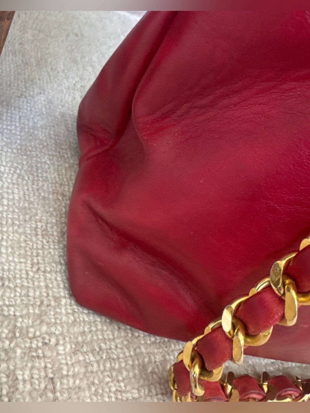 CHANEL Vintage Red Leather Chain Tote CC Charm 1 Series - Picture 15 of 16